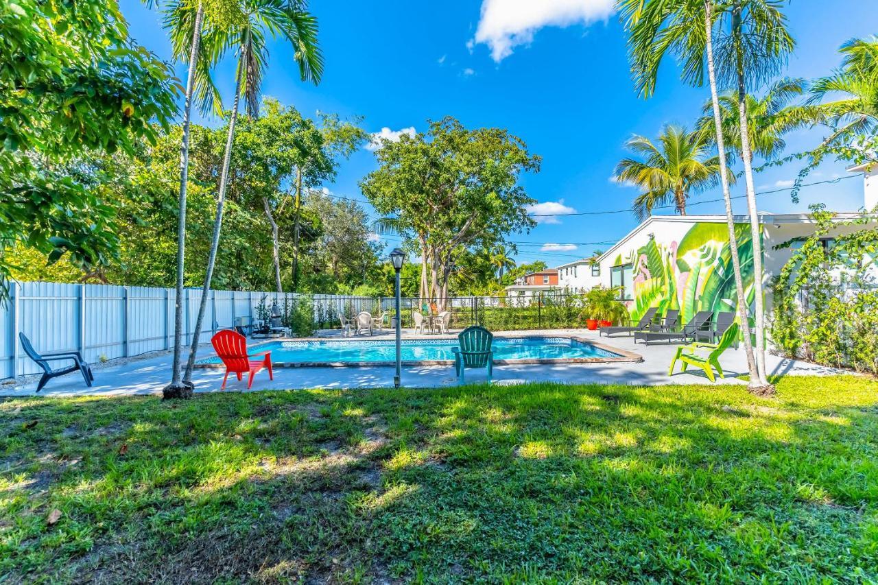 Renovated Apts With Kitchen, Fast Wifi, Smart Tv, Roku & Pool Onsite 4 Mi To Surfside Beach Apartment North Miami Exterior photo