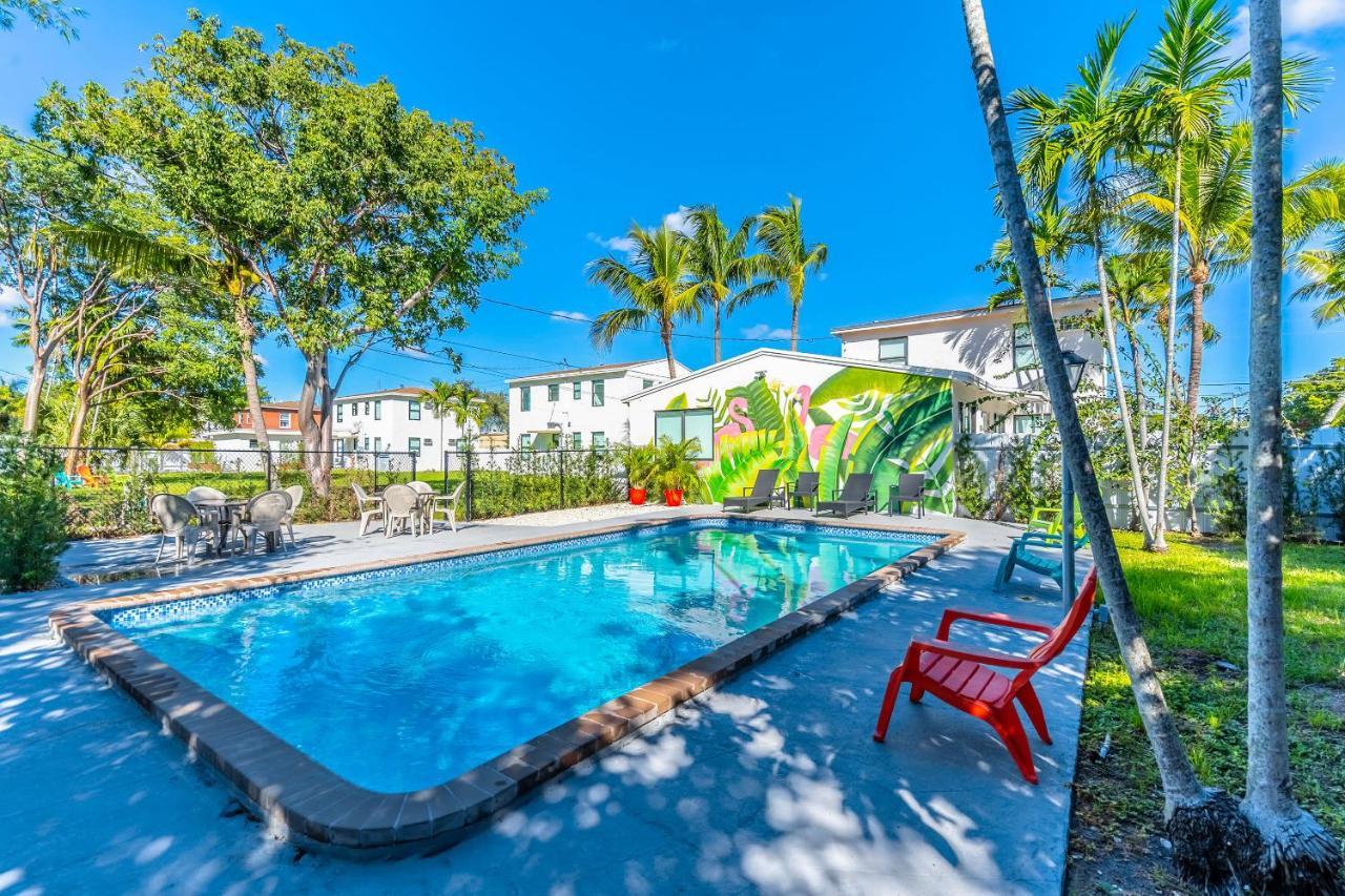 Renovated Apts With Kitchen, Fast Wifi, Smart Tv, Roku & Pool Onsite 4 Mi To Surfside Beach Apartment North Miami Exterior photo