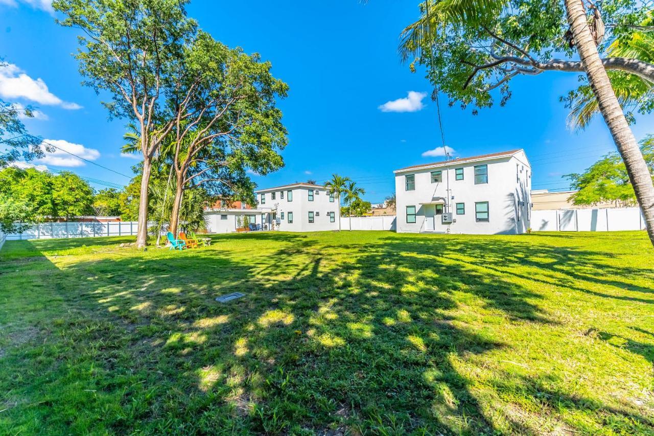 Renovated Apts With Kitchen, Fast Wifi, Smart Tv, Roku & Pool Onsite 4 Mi To Surfside Beach Apartment North Miami Exterior photo